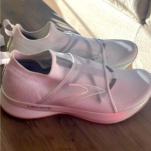 Brooks Levitate 4LE Running Shoe